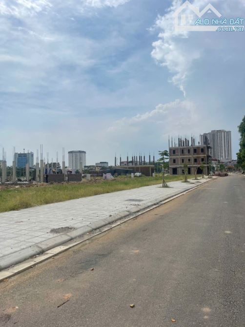 Bán 2 lô liền nhau TĐC văn Miếu Đại Phúc dt 154m mt 11m giá 26 tỷ