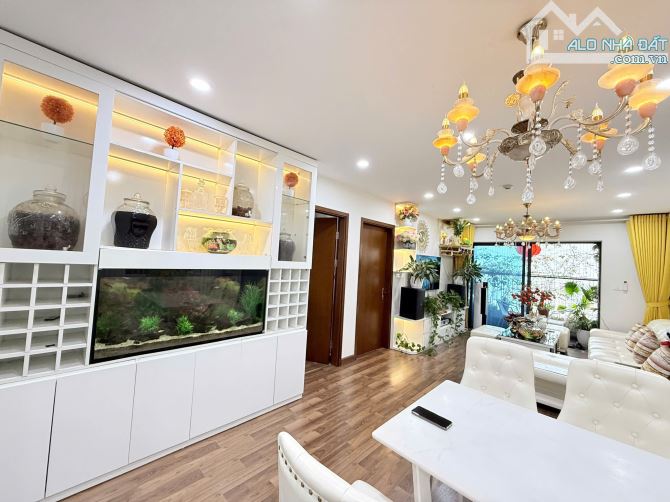 Bán gấp chung cư 3 ngủ trong khu 136 Hồ Tùng mậu giá cực tốt 99m 6.6 tỷ