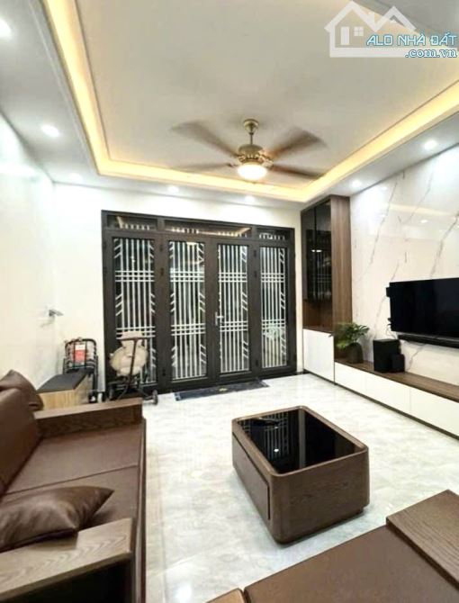 5 tầng thang máy có sân đá bóng ngay Lò Đúc-50m2-12 tỷ 48