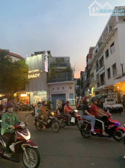 BÁN BUILDING MẶT TIỀN NGUYỄN PHÚC NGUYÊN, QUẬN 3. DT: 8 X15M. NH:11M, HẦM 8 TẦNG