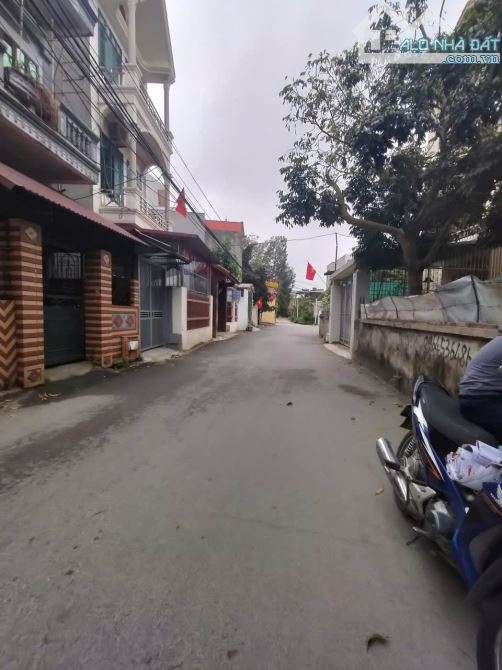 Bán đất sẵn Xưởng . BÒ sơn . Dt 357m . Mt 11m . Giá 21 tỷ