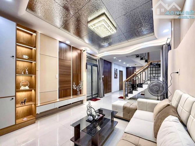 CHỦ NGỘP BÁN GẤP NHÀ 2 tầng 60m2 chỉ 100tr/m2