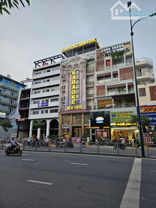 SIÊU BUILDING MẶT TIỀN DƯƠNG QUẢNG HÀM – HẦM + 8 TẦNG – DÒNG TIỀN 240TR CHỈ 128 TỶ.