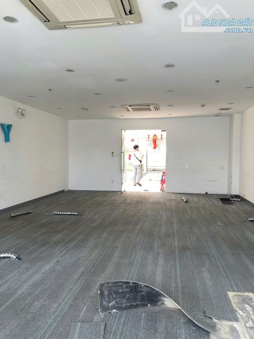 TÒA NHÀ VĂN PHÒNG BÌNH THẠCH - NGANG 6.5M NỞ HẬU 14.5M - CÓ HẦM THANG MÁY - SỔ HỒNG RIÊNG