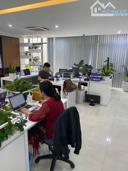 BÁN NHANH - MẶT PHỐ - LONG BIÊN 🚀 SIÊU PHẨM MẶT PHỐ – 331M² – TÒA VĂN PHÒNG -- GIÁ TRỊ