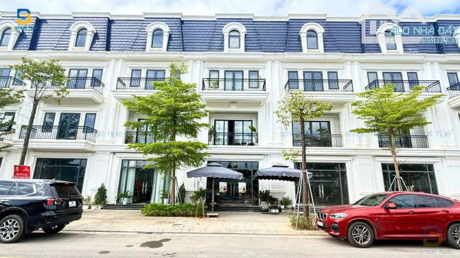 NHÀ 04 TẦNG 09 PHÒNG TRUNG TÂM TP HUẾ, ĐANG KINH DOANH MÙA CAO ĐIỂM 120TR/THÁNG