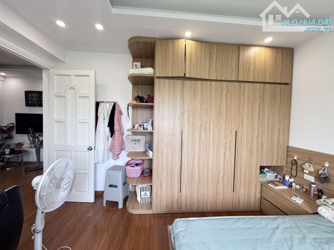 Cần bán chung cu tầng trung Phường Tây Hồ, view thoáng.