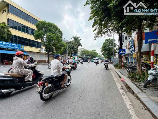 Bán CCMN Hai bà trưng ngay phố 6 tầng thang máy diện tích 90m giá 24,9 tỷ.