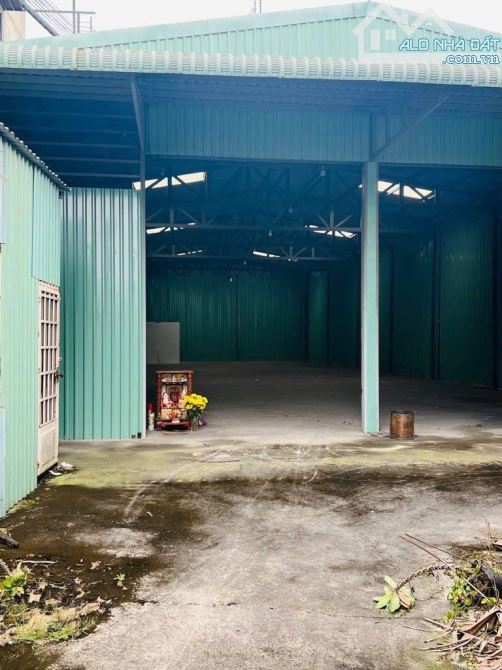 BÁN NHÀ XƯỞNG FULL THỔ CƯ ( 400m2 ) SÁT MẶT TIỀN ĐƯỜNG SIN CÔ - RA QL1A - AEON MALL - ĐƯỜN
