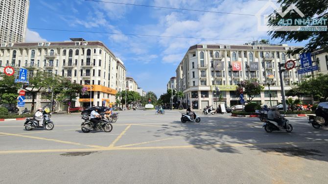 CẦN THANH KHOẢN GẤP HIMLAM VẠN PHÚC,DT 91M-7 TẦNG,THANG MÁY,NHỈNH 2X TỶ