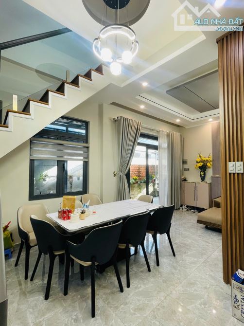 NHÀ PHỐ ĐẸP PHƯỜNG 9 – NGANG GẦN 9M – SÂN Ô TÔ – GIÁ GIẢM CHỈ 7,6 TỶ