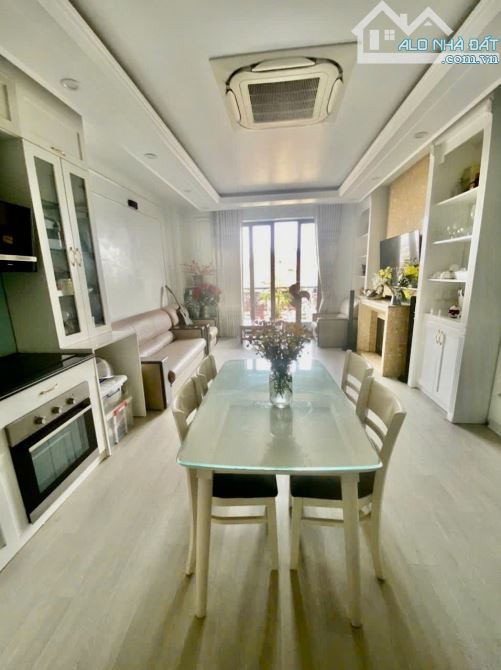 Nhà 5 tầng Thang Máy x 47m khu TĐC Thế Lữ. Giá 8.5 tỷ