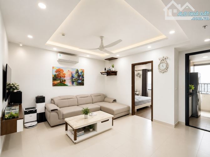 Chung cư lô góc FLC Green Apartment Phạm Hùng, 2 phòng ngủ, full nội thất, sổ đỏ chính chủ