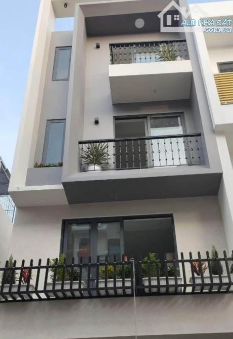 THANH LÝ GẤP NHÀ PHÚ MỸ, BÌNH THẠNH.GIÁ:4TỶ150/63m2. 4TẦNG.SỔ VUÔNG VỨC SANG TÊN MAU LẸ
