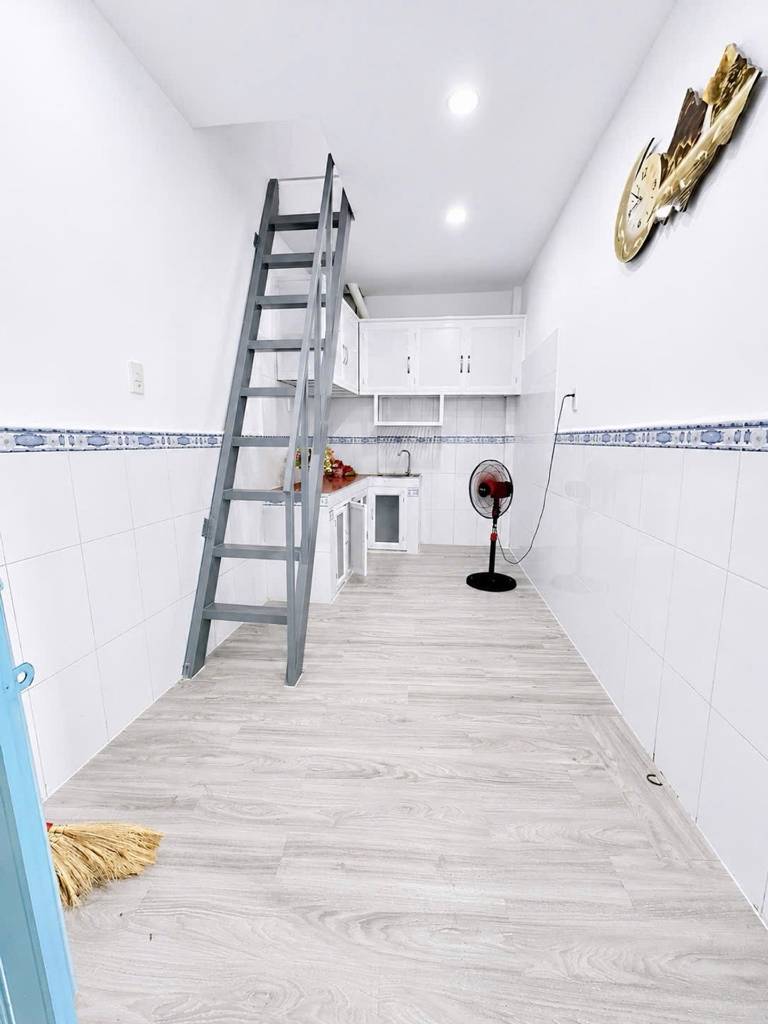 Bán nhà 4 tầng Hậu Giang, Quận 6, sổ riêng, 3PN, Full Nội Thất, giá chỉ 1,66 tỷ