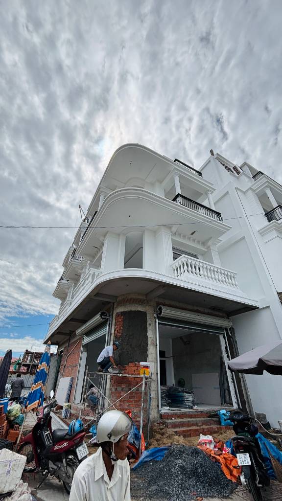 BÁN SHOPHOUSE NGÔ QUYỀN, VĨNH LONG, GÓC 2 MẶT TIỀN VIP - TRỰC DIỆN CHỢ CÁI VỒN