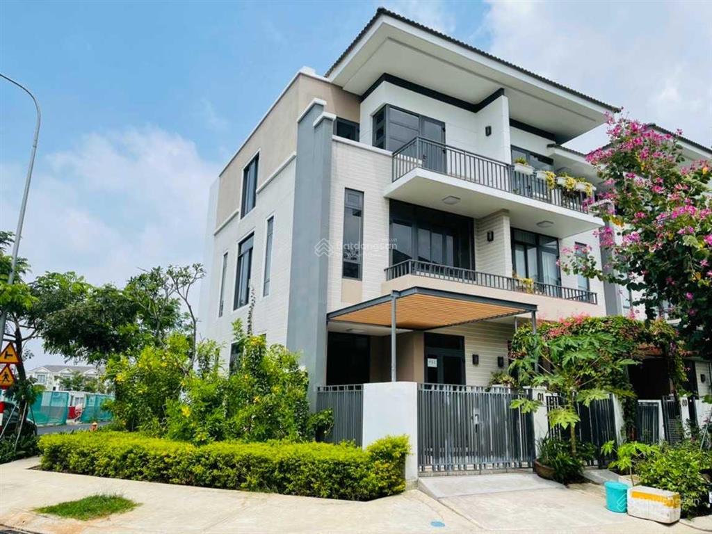 Giá thật căn nhà phố lavila 5.5x17.6m thô giá chỉ 12 tỷ 0989 866 *** tuyền