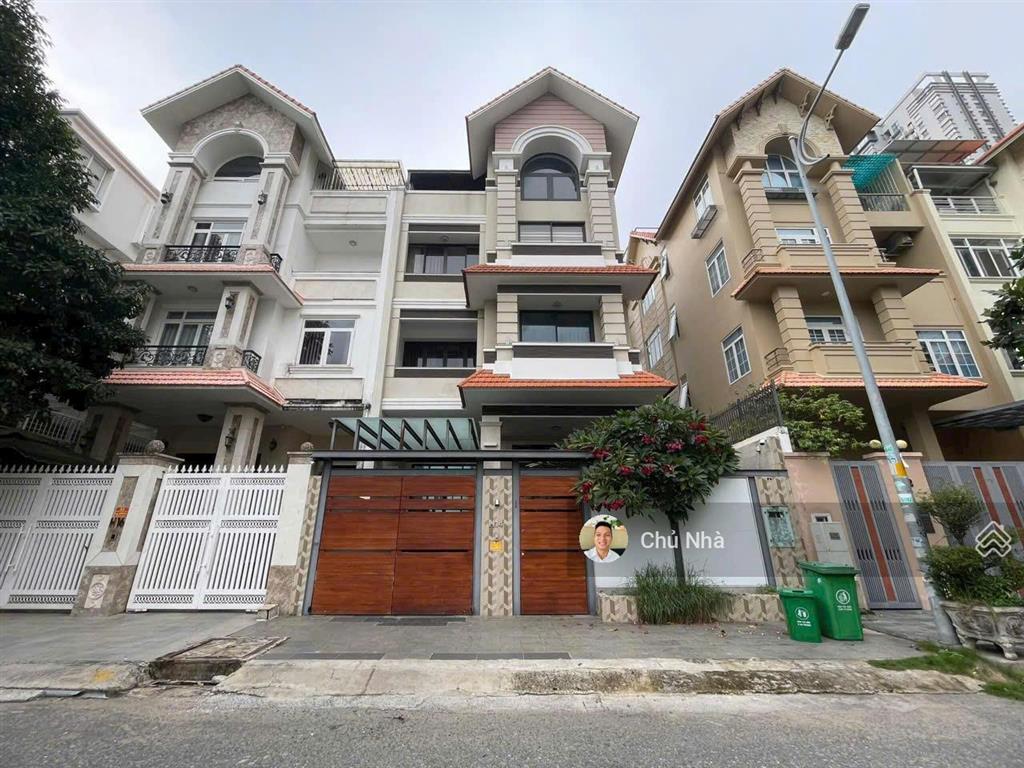 Ngân hàng lãi suất cao! bán gấp biệt thự nguyễn thị thập kđt him lam, dt 10x20m, có thang máy