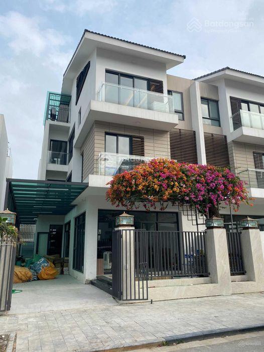 Cần bán căn a01. hướng tây bắc. diện tích 189m2. 0983 983 ***