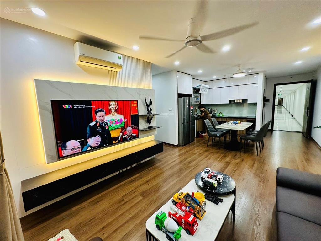 Bán căn hộ bán căn hộ 70m2 2pn 2vs full nội thất mới tòa thăng long capital có 2 slot để ô tô