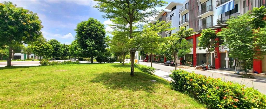 Bán gấp nhà phố khai sơn 100m2, tây bắc, siêu vip, siêu hiếm. 0989 386 ***