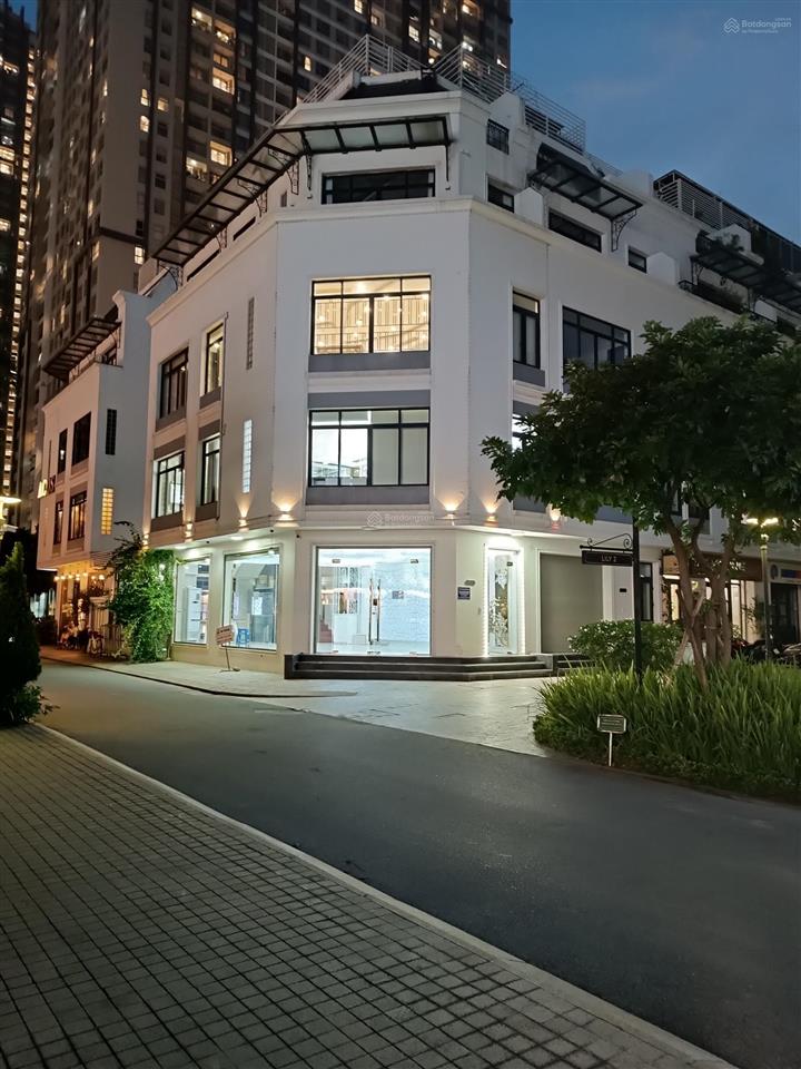 Bán biệt thự mặt đường, căn góc 3 mặt thoáng giá siêu hời tại vinhomes gardenia. 0989 182 ***