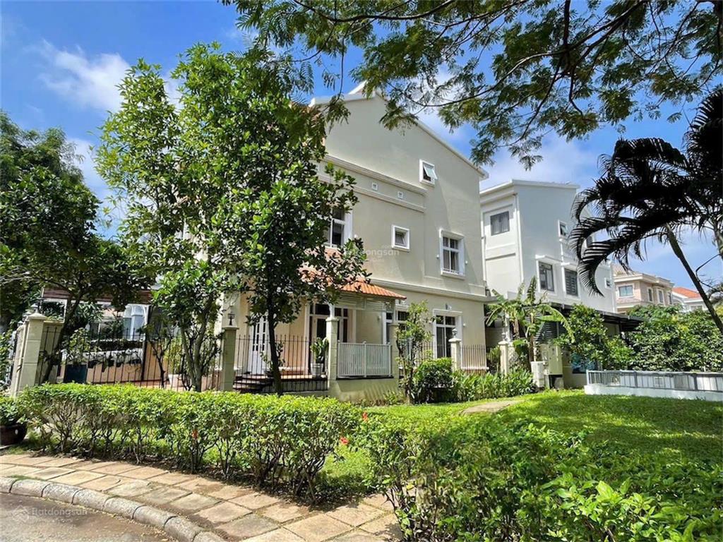 Villa góc mỹ thái, phú mỹ hưng, 9x20m, giá 54 tỷ 0938 602 *** nhân