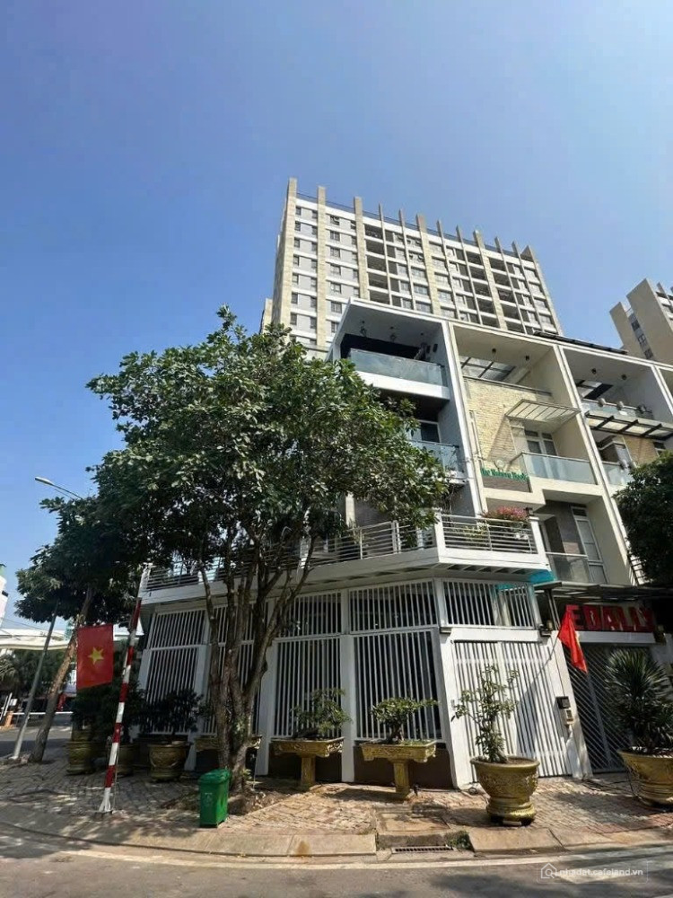 cho thuê biệt thự góc 2 mặt tiền kinh doanh jamona quận 7 5pn