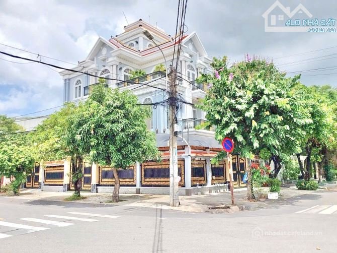 Cho thuê biệt thự: Biệt thự Khu Tên Lửa, căn góc, 6 phòng ngủ, 4 tầng, 10x20