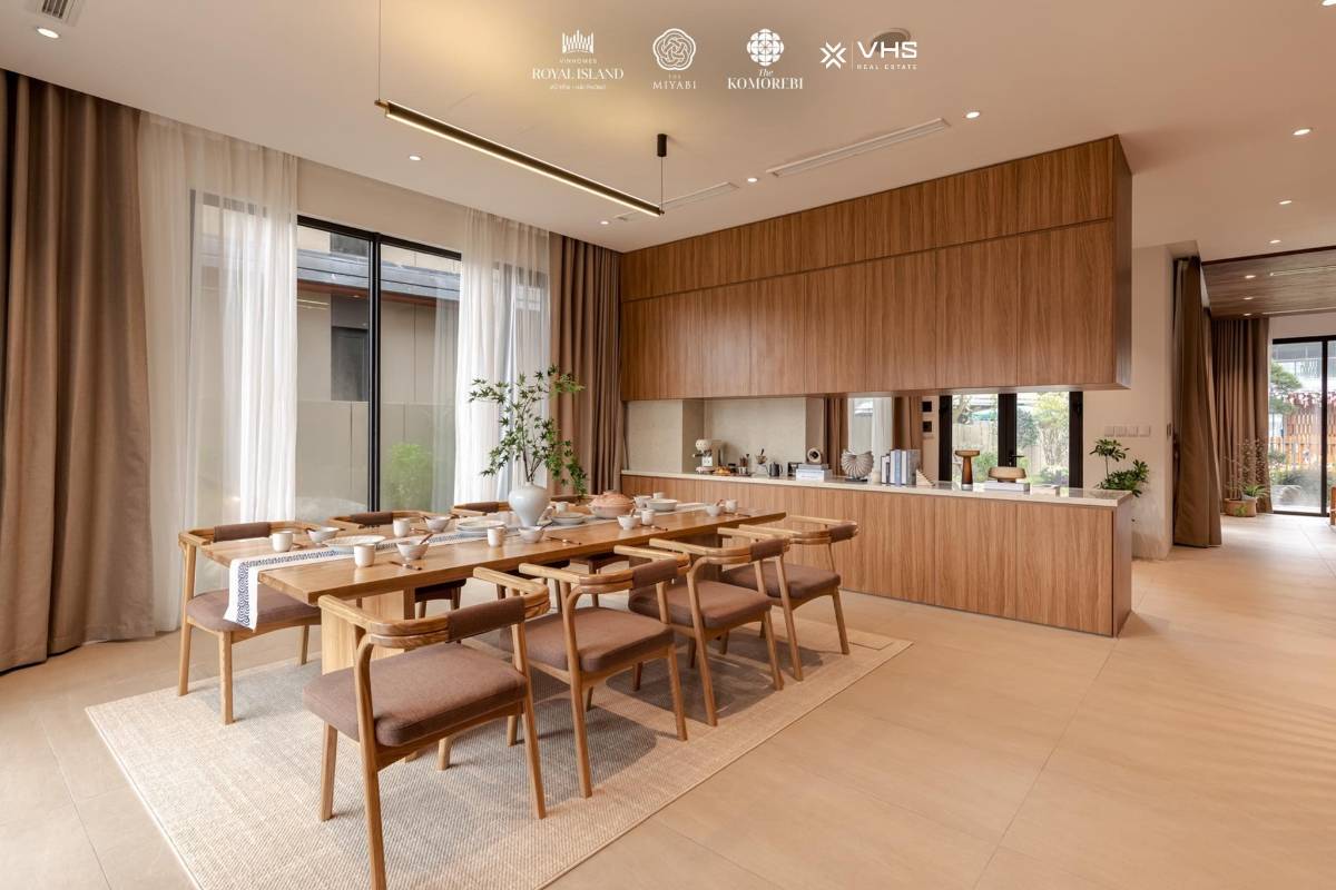 Bán shophouse Vinhomes Royal Island - 135m² | 4PN | view Hồ | giá 11,35 tỷ