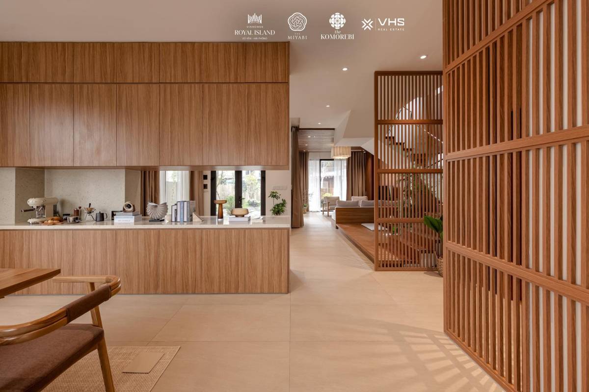 Bán shophouse Vinhomes Royal Island - 154m² | 5PN | view Sân golf | giá 12,9 tỷ