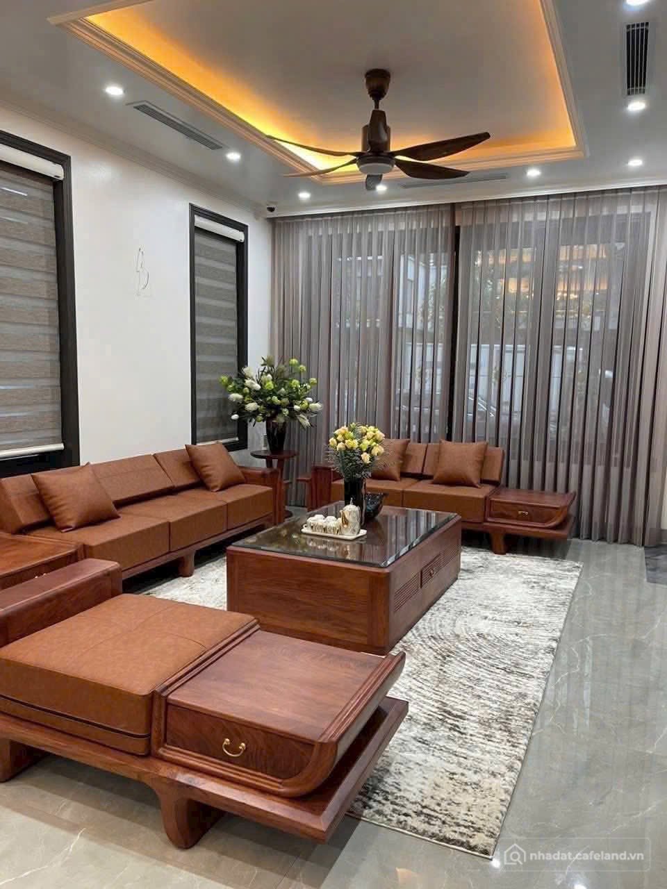 Biệt thự: Cho thuê căn biệt thự 3 tầng khu Ecopark, Hải Dương, 200m2, sân vườn đ