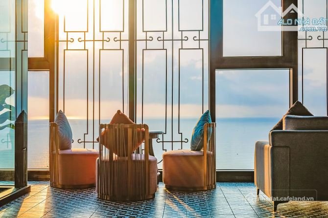 Bán nhà hàng - Khách sạn: Bán khách sạn 5 sao biển Mỹ khuê