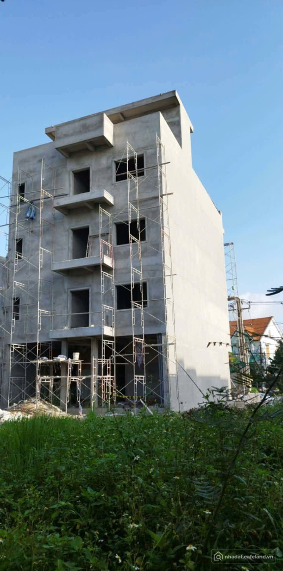 Bán nhà hàng - Khách sạn: BÁN KHÁCH SẠN MỚI XÂY – NGAY TRUNG TÂM THỊ TRẤN LONG T