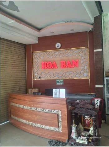 Bán nhà hàng - Khách sạn: Chính chủ bán khách sạn Hoa Ban tại 486 Lê Thị Trung,
