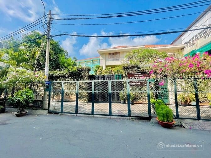 Biệt thự: Cho thuê biệt thự hẻm Phan Văn Trị - DT đất 1200m2 biệt thự + sân vườn