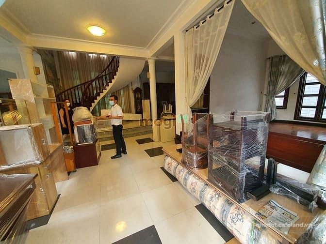 Biệt thự: Cho thuê biệt thự sân vườn có nt 20X21 đường Bành Văn Trân P7 Tân Bình