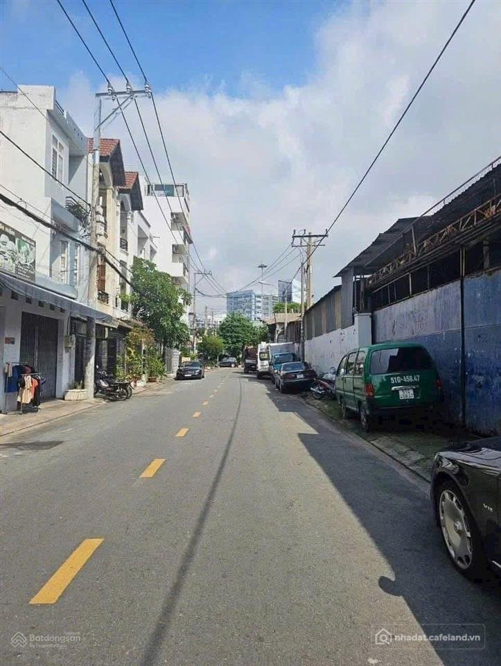 Bán kho, nhà xưởng: Bán xưởng số 2023/25, đường đông hưng thuận 17, q12. 75x34m,