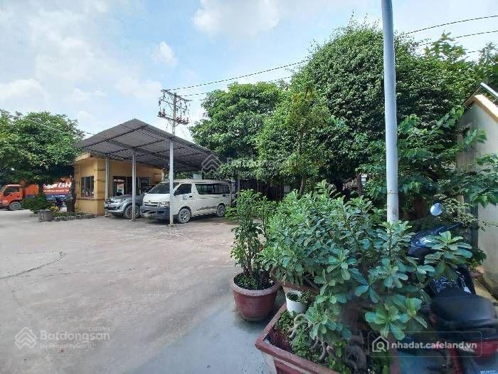 Bán kho, nhà xưởng: Đất lớn ,rẻ không tưởng,, xưởng 16.390m gần quốc lộ 1a, quận