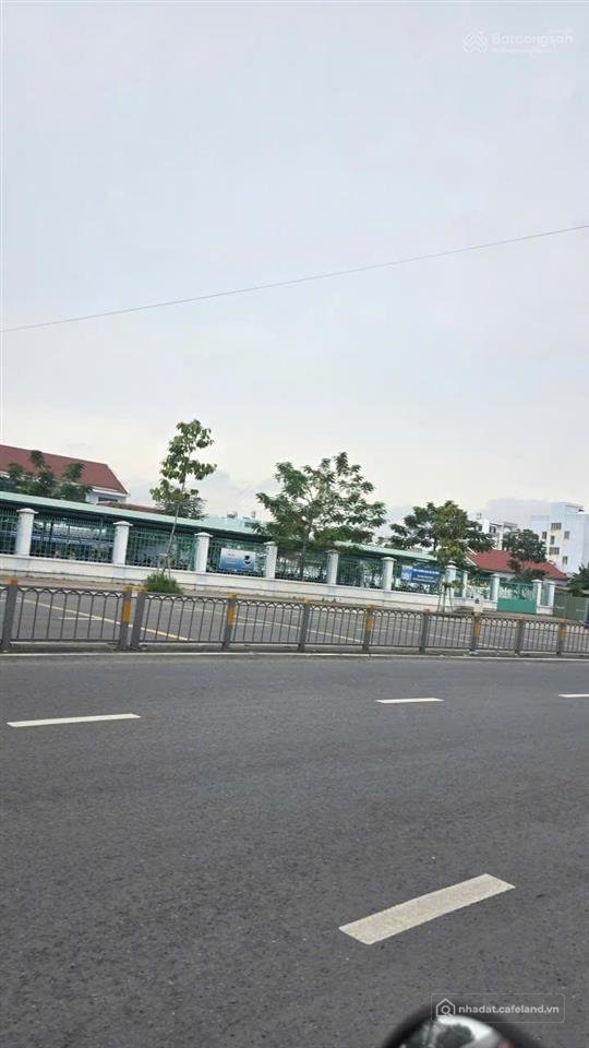 Bán kho, nhà xưởng: Bán nhà mặt tiền kinh doanh ngay khu sầm uất giao tỉnh lộ 1,