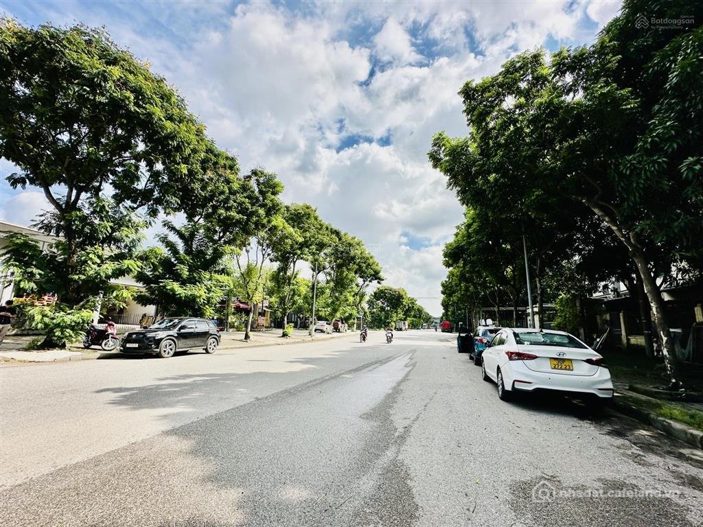 Bán kho, nhà xưởng: Bán nhà xưởng ngọc hồi 11.000m², mặt bằng đẹp, hạ tầng sẵn,