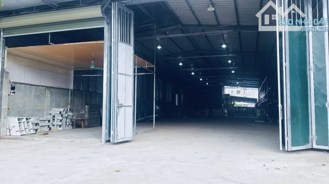 Cho thuê đất: Cho thuê 1400m2 nhà xưởng mặt đường 421 giá 35k/m2