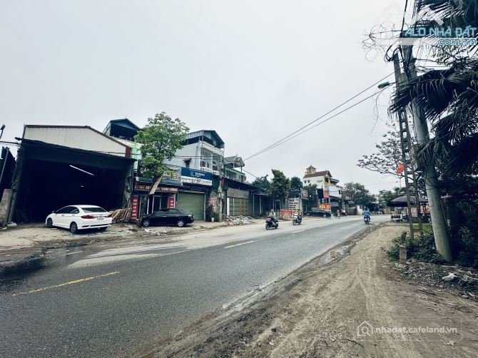 Cho thuê đất: Cho thuê 190m2 sẵn cẩu trục + văn phòng ngay mặt đường 6
