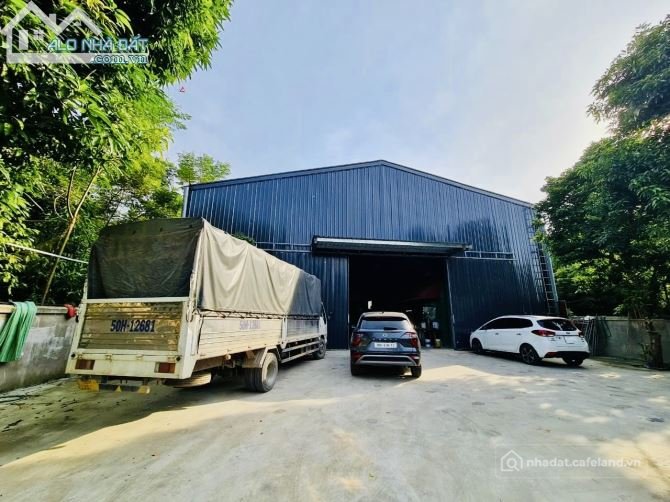 Cho thuê đất: Cho thuê 1000m2 ngã tư Xuân Mai giá rẻ