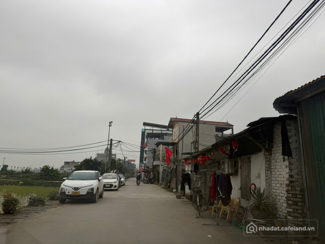 Bán kho, nhà xưởng: Chính chủ bán xưởng tại Bích Hoà, Thanh Oai 350m2, mặt 12m đ
