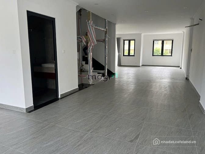 Văn phòng: Văn phòng (7x17m) tại Thạnh Mỹ Lợi, Q2 - sẵn hầm thang máy. Giá 28tr