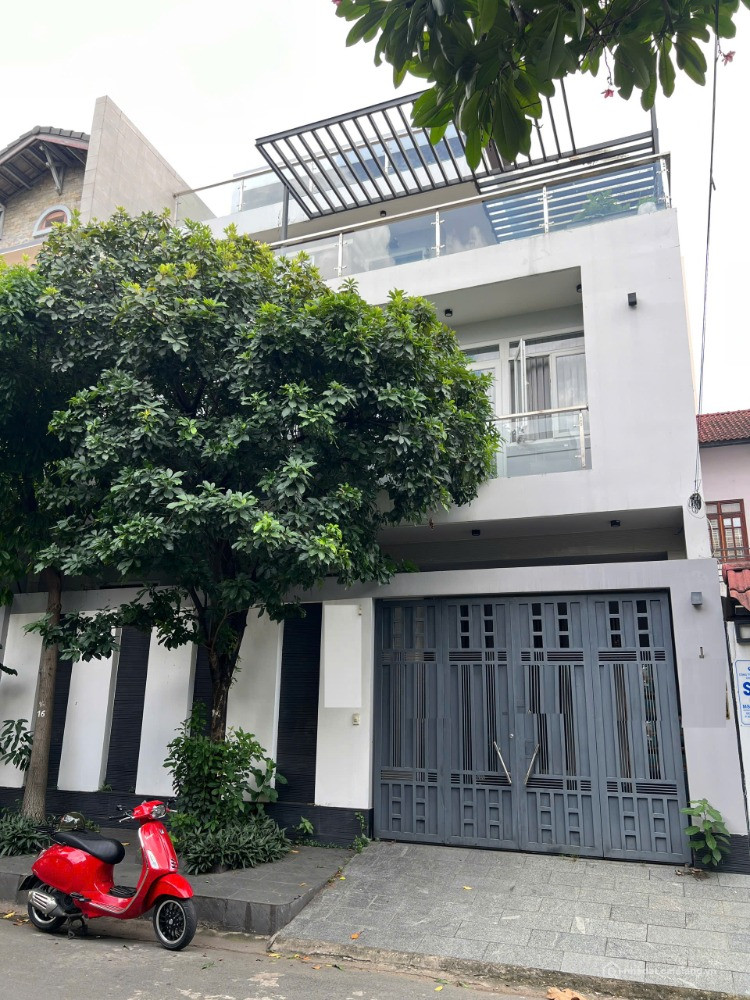 Cho thuê biệt thự 3 lầu sân thượng full nội thất nhà đẹp