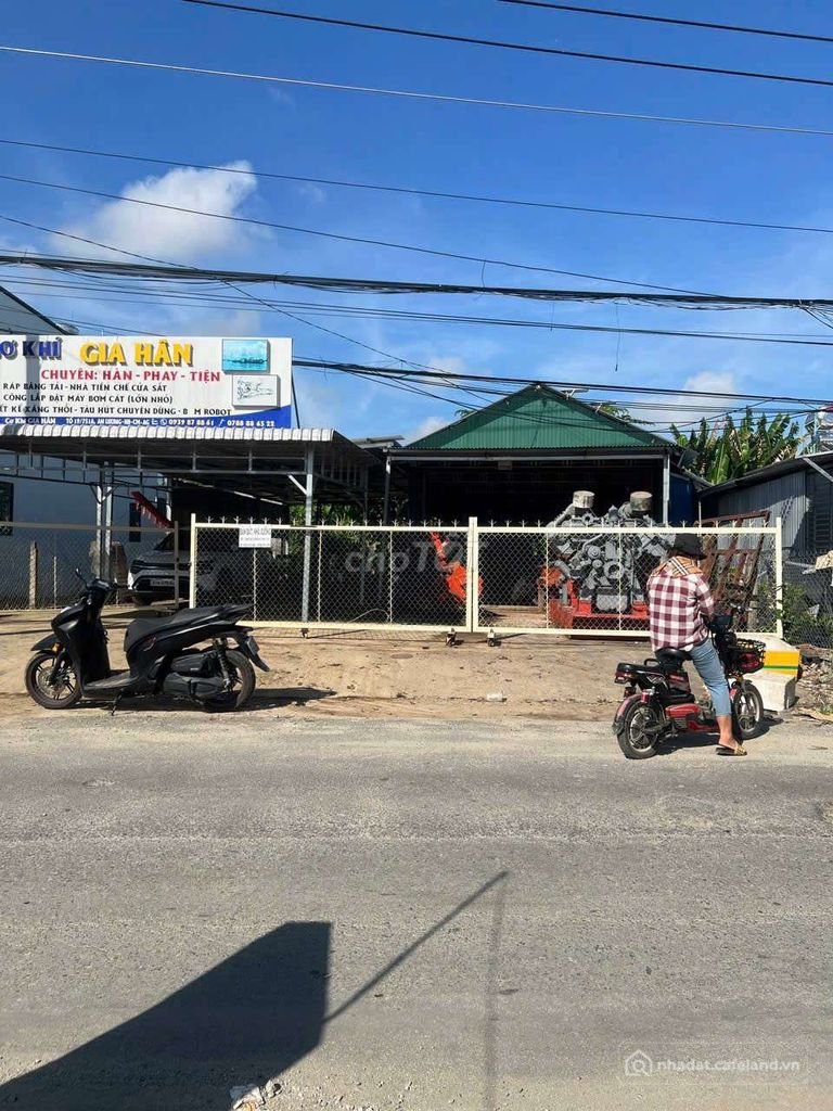 Nhà hàng - Khách sạn: CHÍNH CHỦ CẦN BÁN NHÀ XƯỞNG MẶT TIỀN TỈNH LỘ 946 – VỊ T