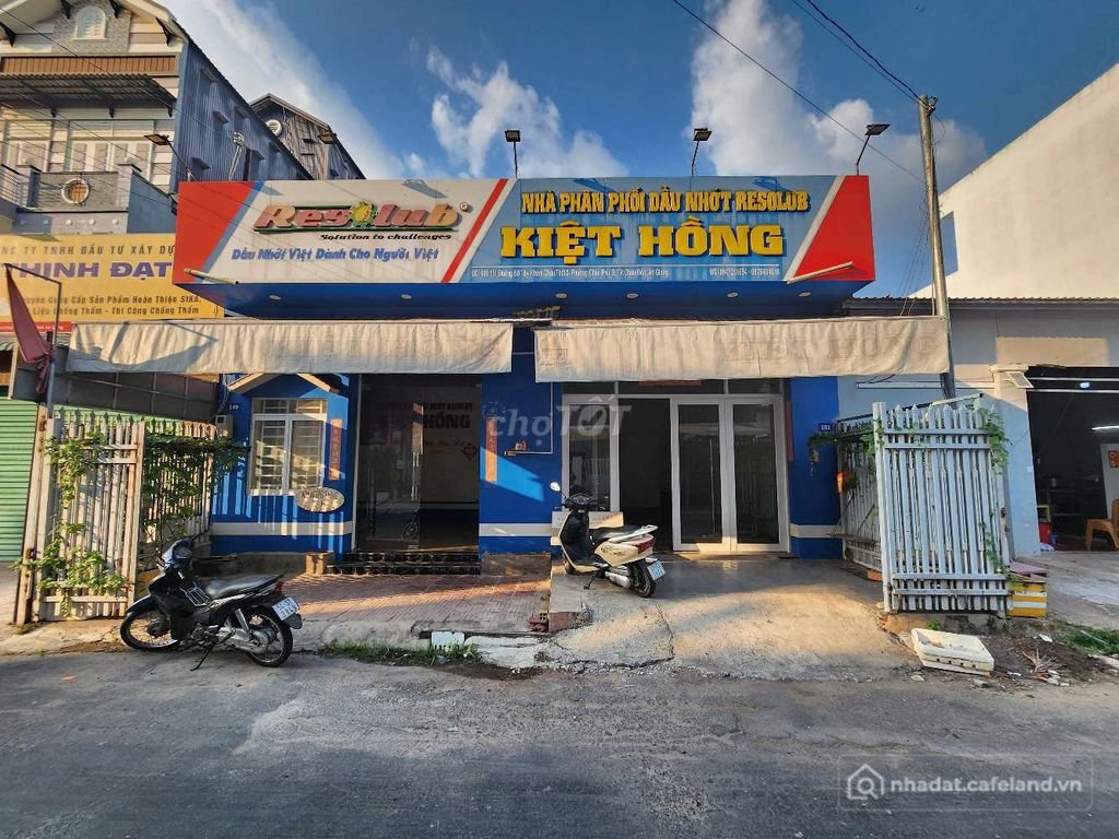 Văn phòng: Cho thuê mặt bằng kinh doanh mặt tiền đường Bờ Tây, Châu Đốc