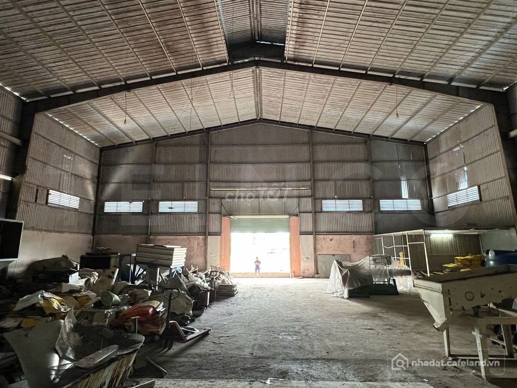 Văn phòng: Kho xưởng 600 m² có trạm điện 3 pha, đường Quốc Lộ 91, lộ Container